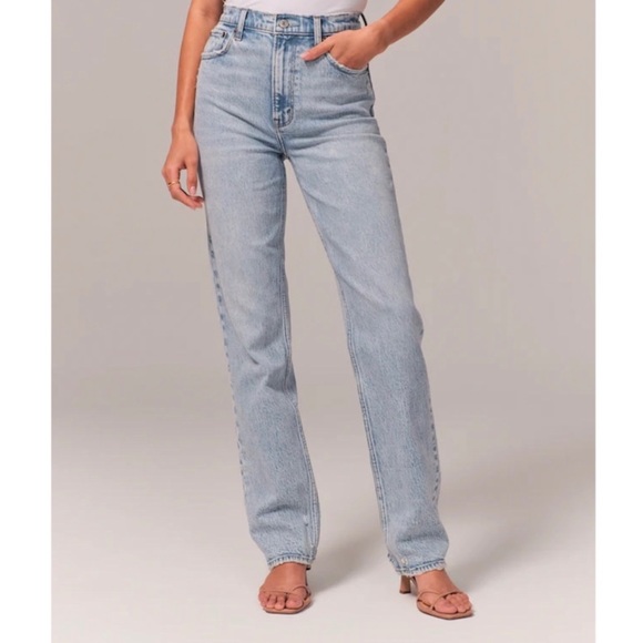 Abercrombie Ultra High Rise 90’s Straight Jeans - Picture 2 of 6